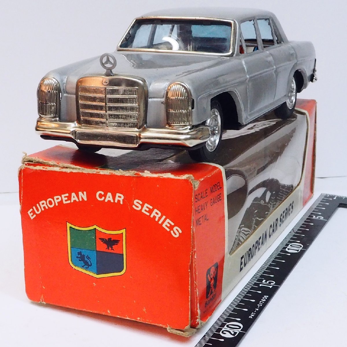 旧バンダイ【Mercedes-Benz メルセデス ベンツ250シルバー】EUROPEAN CARブリキ tin toy 自動車ミニカー赤箱BC BANDAI萬代屋【箱付】0059_画像２