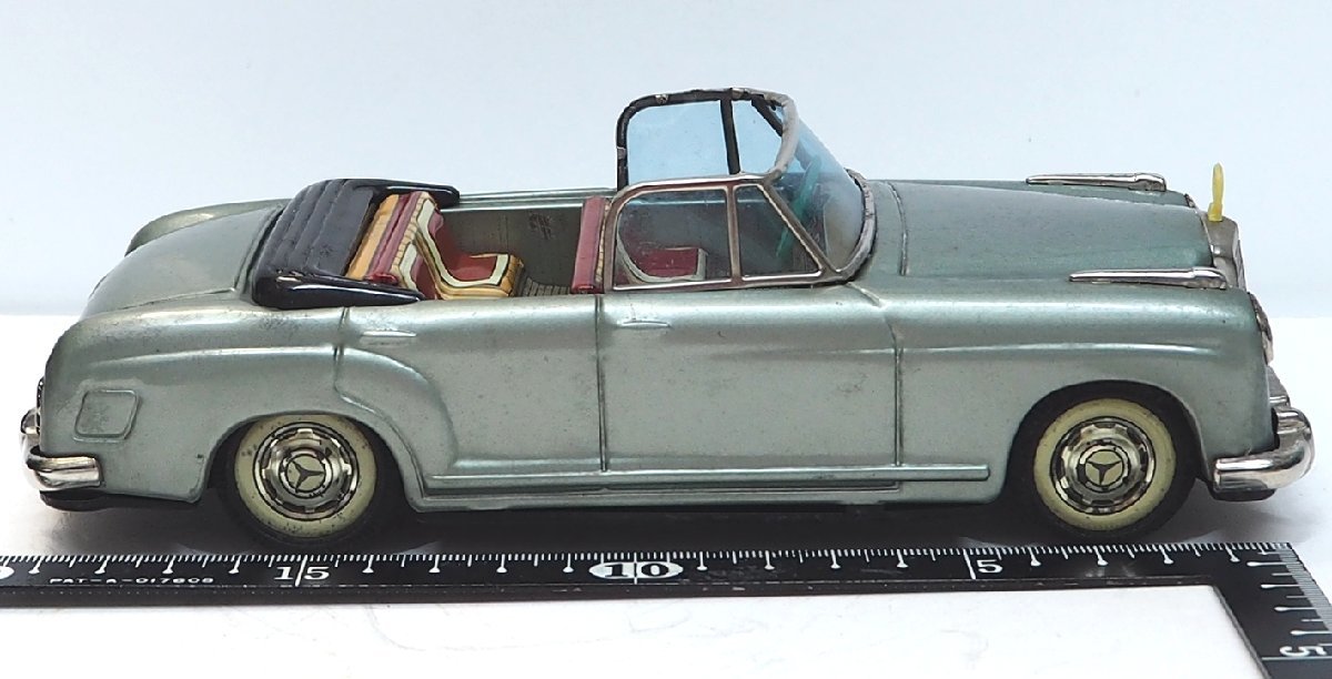 萬代屋【Mercedes Benz 219 Convertibleメルセデス ベンツ水色】ブリキ