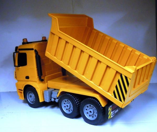  dump car radio-controller Benz AROCS 1/20 scale frequency 2.4GHz Propo . several pcs same time mileage . possibility bucket top and bottom . Propo . operation 