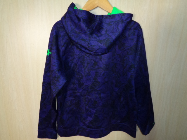 b1049◆UNDER ARMOUR STORM TM&DCcomics バットマン ジョーカー総柄フーディー プルオーバー◆アンダーアーマー YLG 子供 紫 裏フリース 4L_画像4