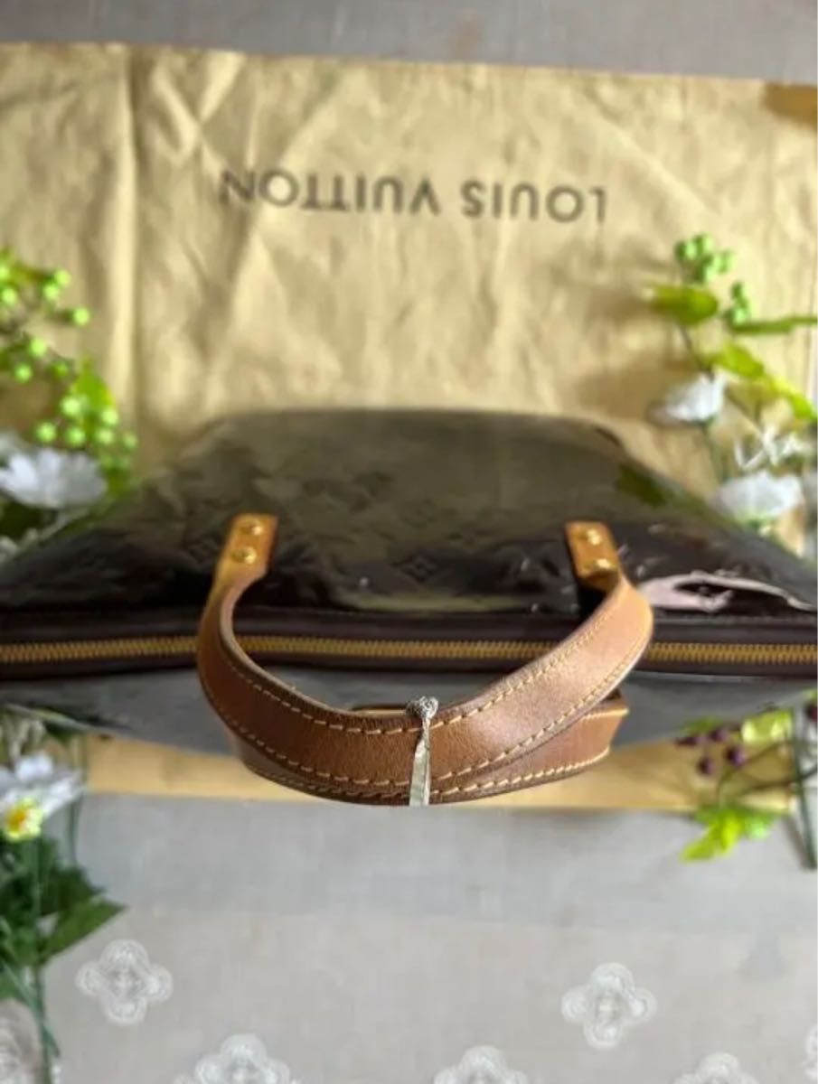 ☆LOUIS VITTON*エナメル バック ヴェルニライン、ペルヴューPM