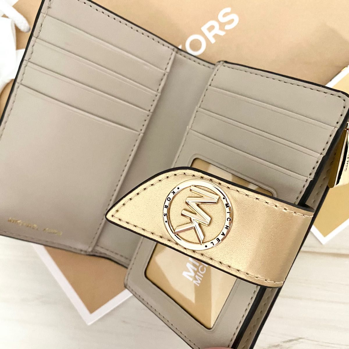 新品 MICHAEL KORS マイケルコース 折り財布 ゴールド 金色 5