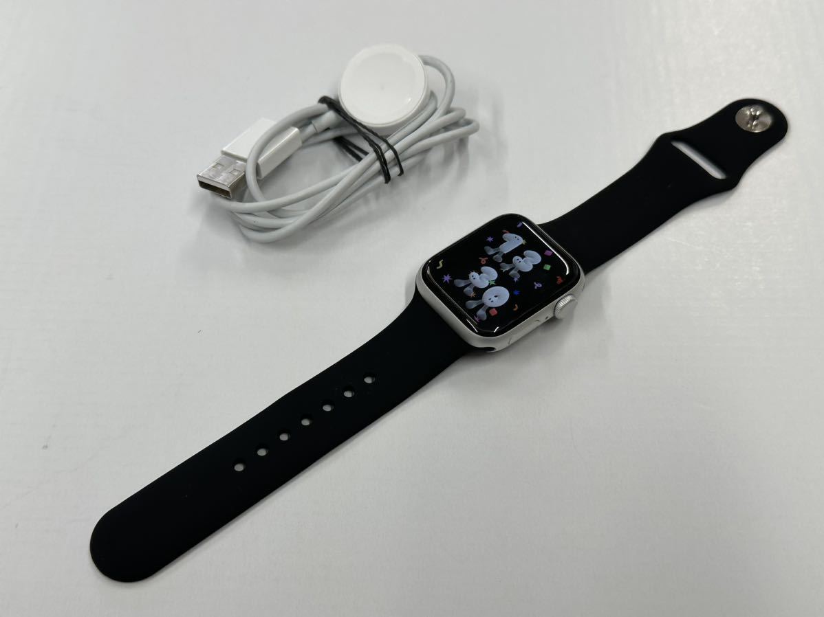 ☆即決 Apple Watch SE 40mm シルバーアルミニウム アップルウォッチ