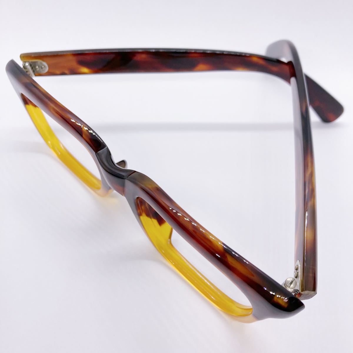 book@ tortoise shell 80 period glasses we Lynn ton dead stock Vintage made in Japan domestic production Crown punt Vintage glasses frame France 