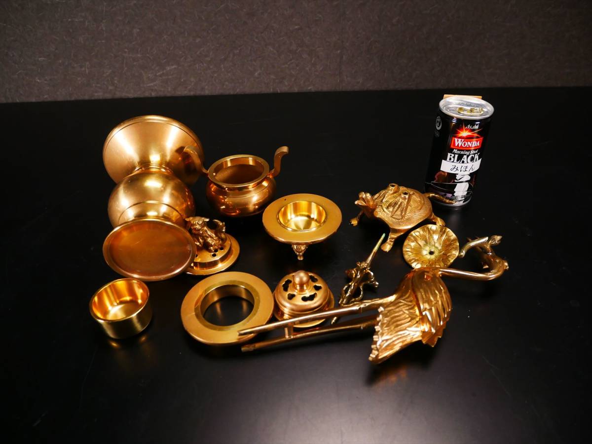 収集品 大谷派用の四具足 真鍮製 大きな仏壇用(E-2) 4169 収集品 大谷派用の四具足 真鍮製 大きな仏壇用(E-2) 4169