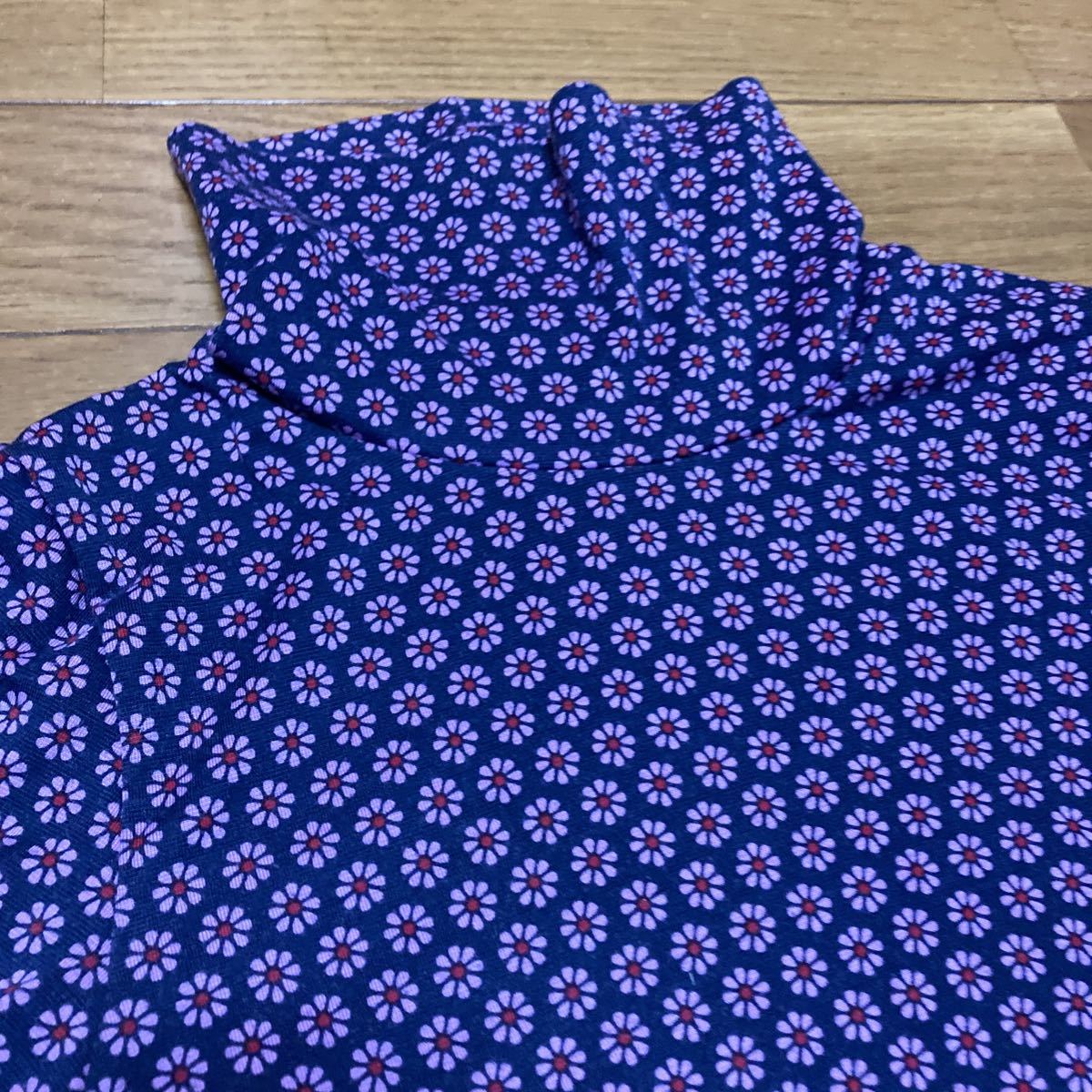 長袖 ユニクロ キッズ 120cm (115-125)　花柄 ヒートテック タートルネック 薄手 紺 ピンク 花柄 UNIQLO 女児 ガールズ トップス_画像1