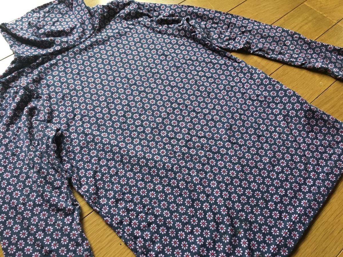 長袖 ユニクロ キッズ 120cm (115-125)　花柄 ヒートテック タートルネック 薄手 紺 ピンク 花柄 UNIQLO 女児 ガールズ トップス_画像4