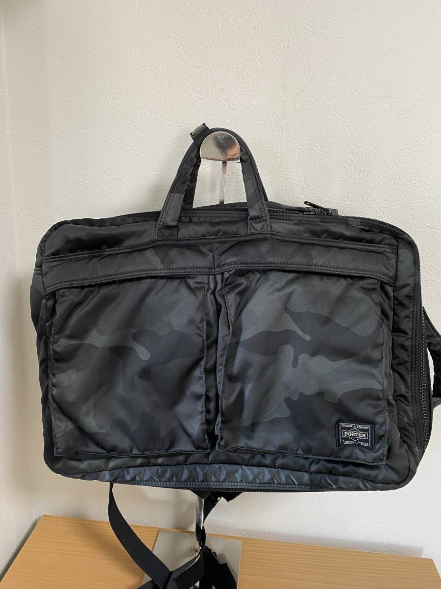 セール 登場から人気沸騰 バックパック 【極美品】PORTER TANKER TNKER