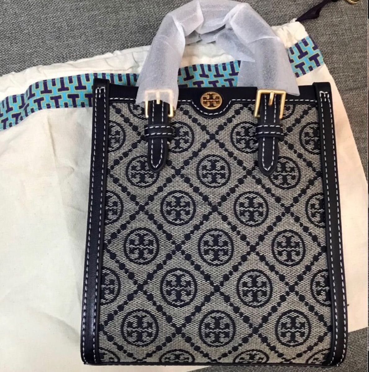 シニアファッション Tory Burch カラーブロック 新品 ベージュ ウィロウ Tモノグラム ジャカード ミニショダルーバッグ ミニ ショルダー  コーチ 新品 バッグ 未使用 COACH ハンドバッグ ネイビー 87146 