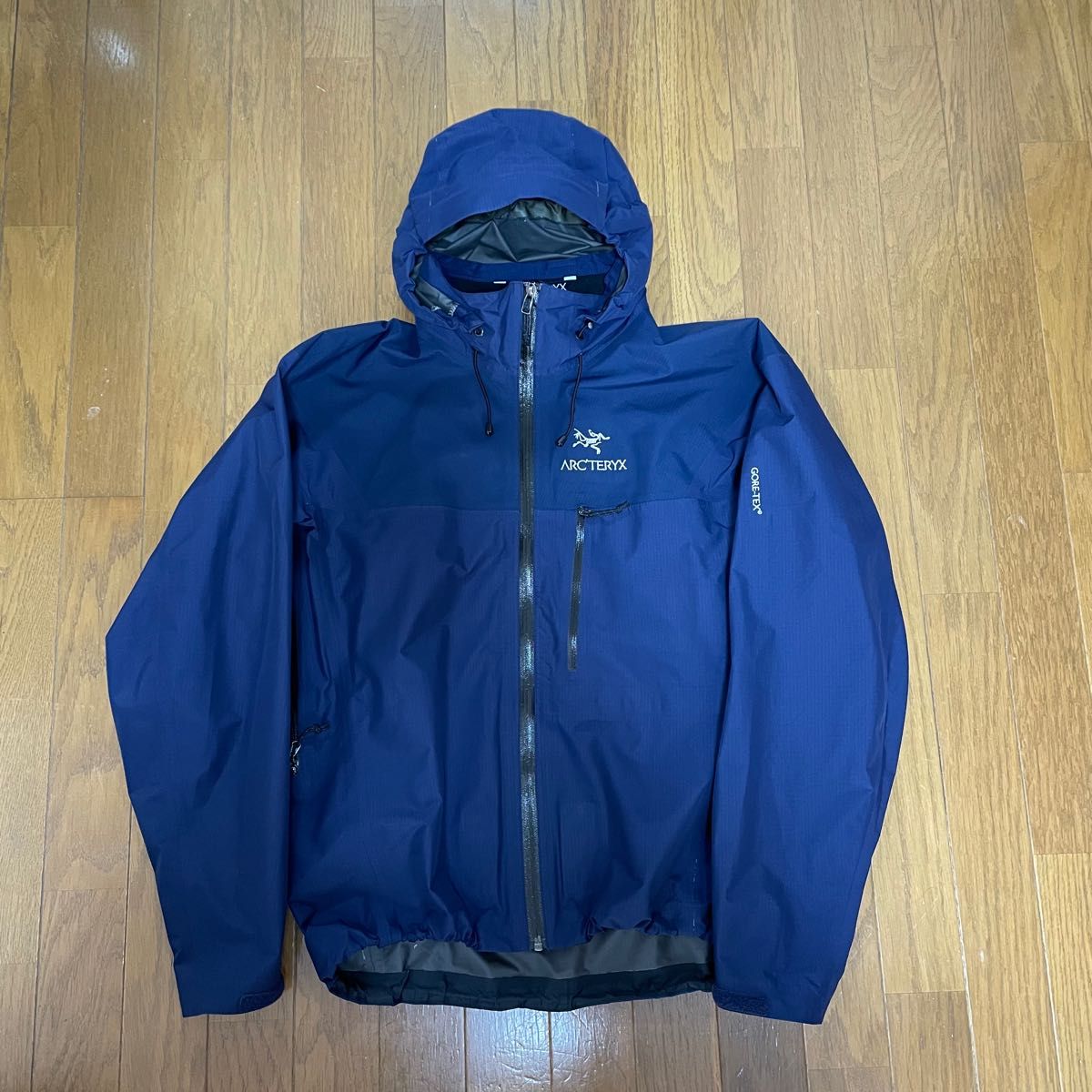 送料無料(沖縄は1000円) 名作 Arcteryx Sirrus SL Goretex Jacket