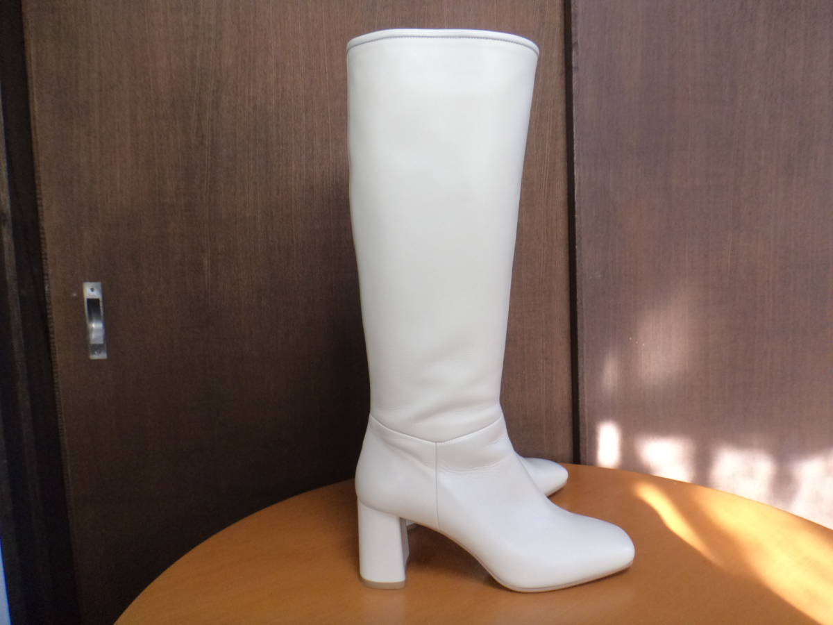 ダイアナ　白　アイボリー　ホワイト　本革　ブーツ　２２センチ　　一度だけ着用の美品です。_画像10