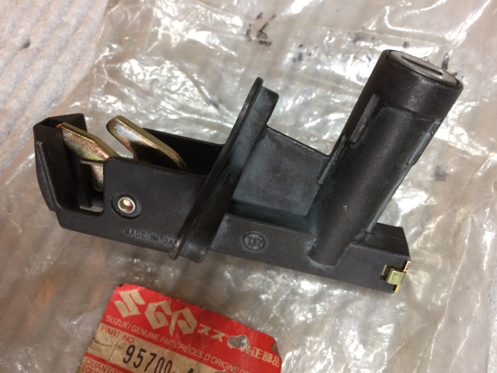 GSX400E GSX250E シートロック 純正新品 95700-49830 // ザリ GSX400E GSX250E シートロック 純正新品 95700-49830 // ザリ