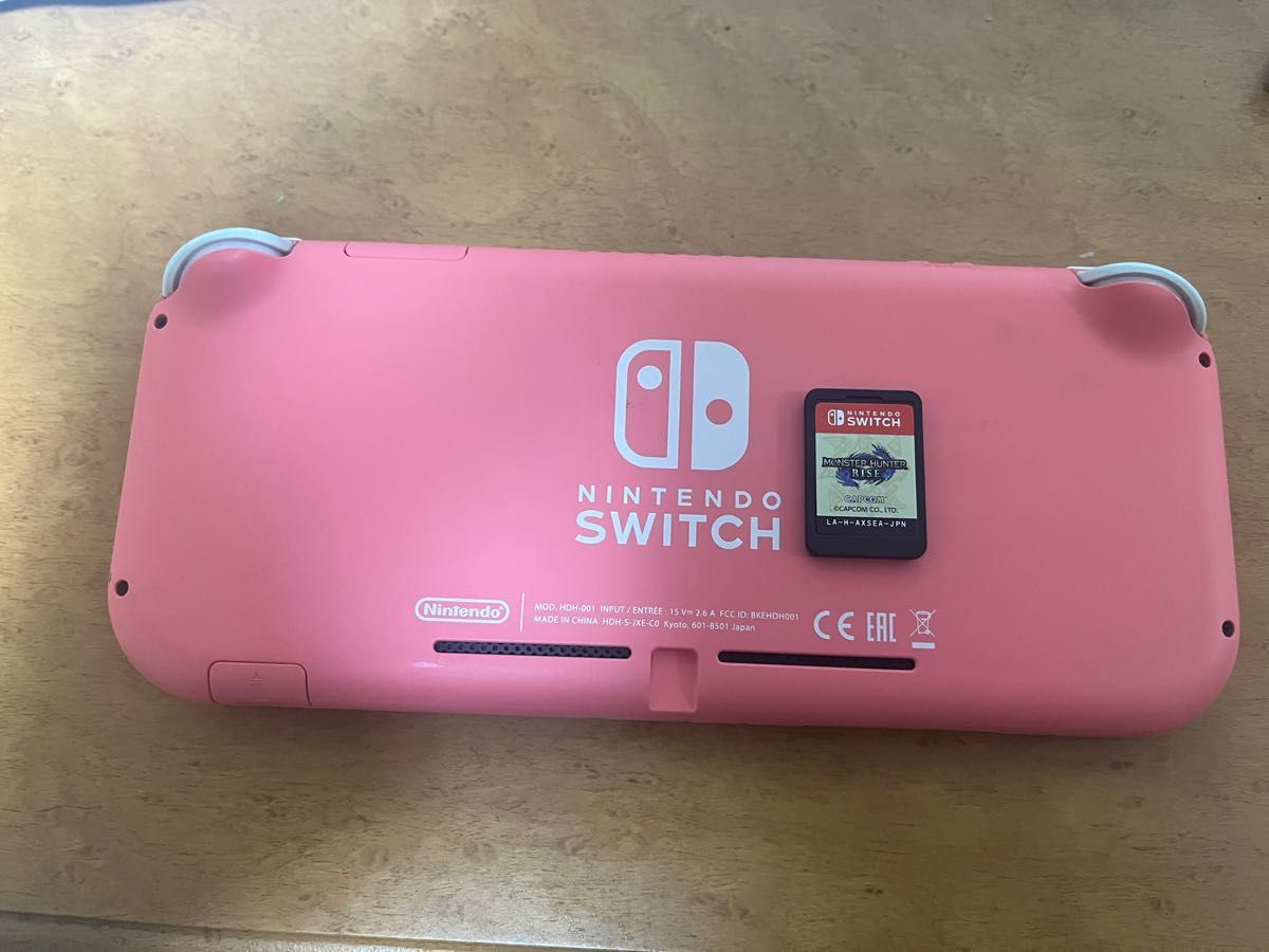 Nintendo Switchライト本体(箱無)・充電器・モンスタハンターライズ(箱