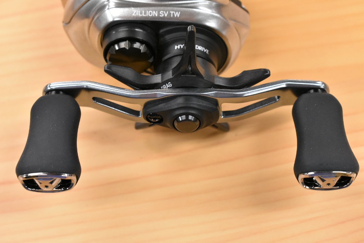 【使用僅か美品】ダイワ 21 ジリオン SV TW 1000H 右 SV ブースト PE 1000 G1 スプール DAIWA ZILLION ハイギヤ ベイトリール(KKR_O1)