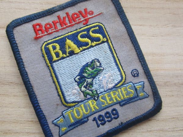 BASS Berkley TOUR SERIES バスマスター！バークレイ ツアーシリーズ ワッペン/バス釣りライフジャケット キャップ バッグ カスタム 44_画像2