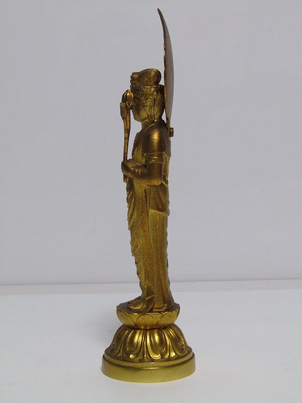 m08-7005[SAI] 仏教美術 雲秀 在銘 聖観世音菩薩立像 高さ22.5cm 仏像 置物 ブロンズ 彫刻_画像2