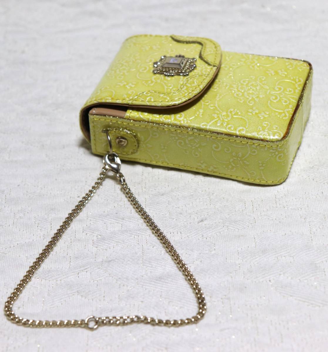 新品タグ付き【ANNA SUI アナスイ】本革 チェーン付き 新品タグ付き【ANNA SUI アナスイ】本革 チェーン付き