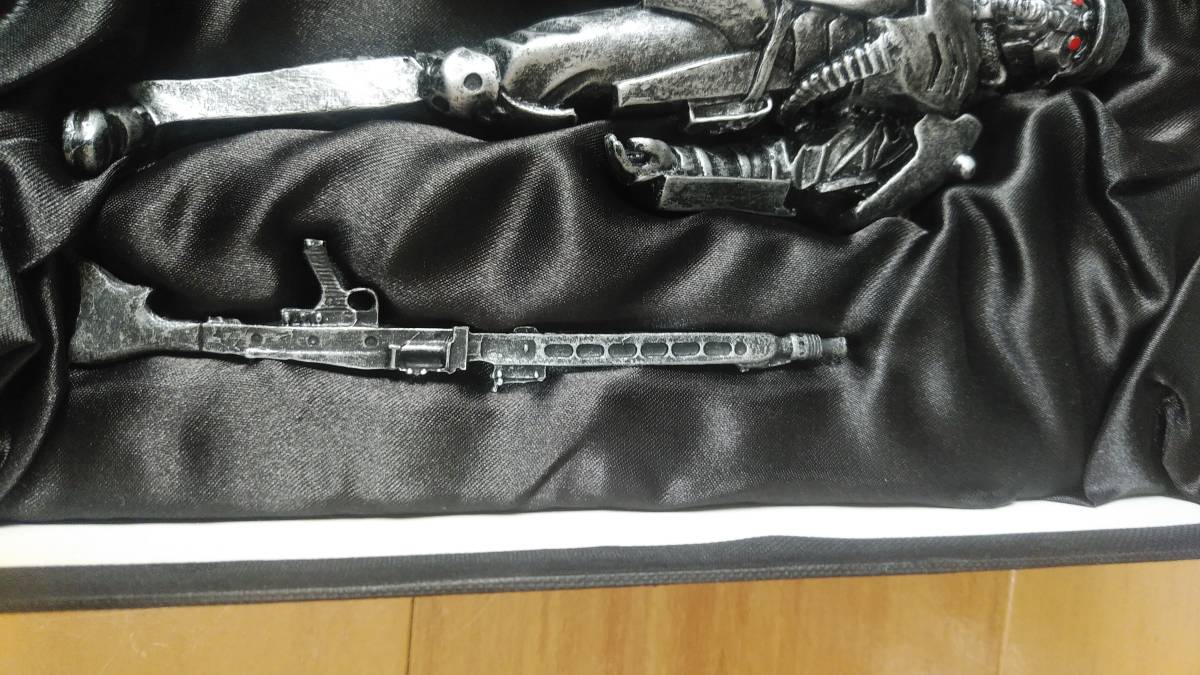 人狼 フィギュア 首都警特機隊突入隊員 92式特殊装甲服 人狼 フィギュア 首都警特機隊突入隊員 92式特殊装甲服