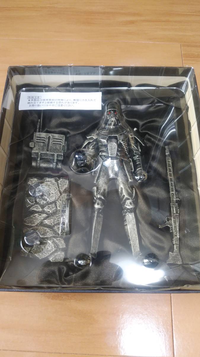 人狼 フィギュア 首都警特機隊突入隊員 92式特殊装甲服 人狼 フィギュア 首都警特機隊突入隊員 92式特殊装甲服