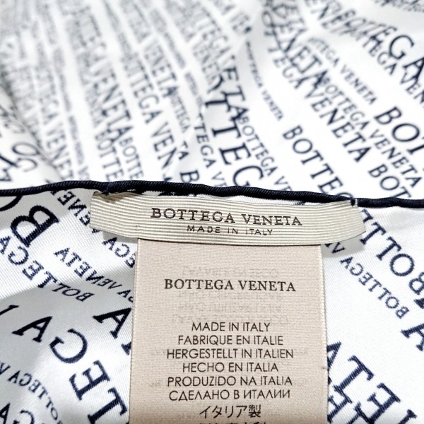 ボッテガヴェネタ BOTTEGA VENETA - 白×ダークネイビー 総ロゴ 美品 スカーフ_画像3