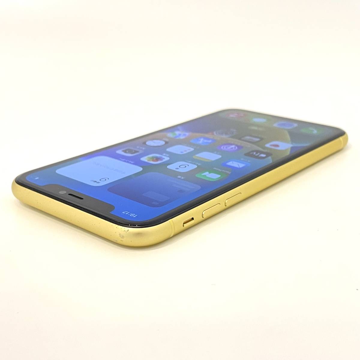 【中古】SIMフリー iPhone11 128GB イエロー MWM42J/A ≪au版(SIMロック解除済み),判定〇≫_画像3