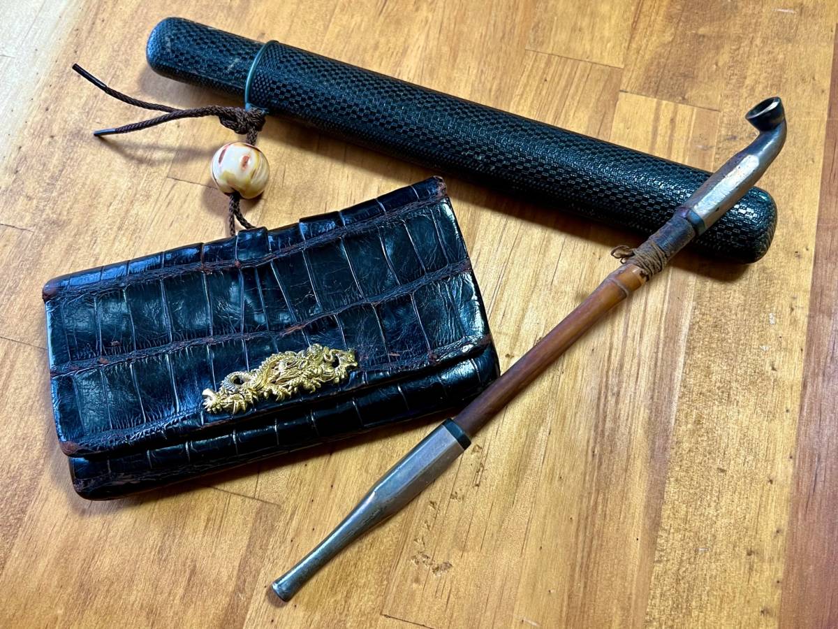 卸売 煙草入 煙管 セット 腰下 七宝緒締玉 金象嵌 刀装具留具 革製