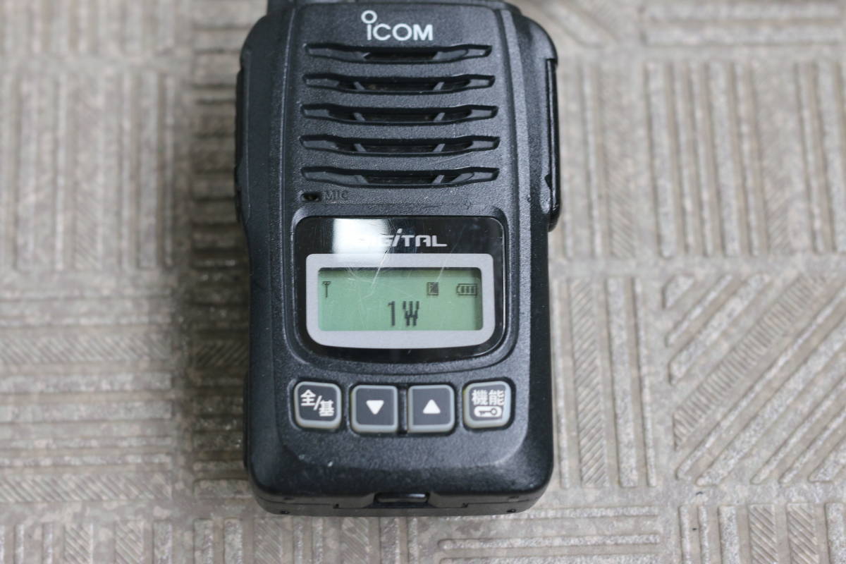 [ operation OK] Icom ICOM digital simple transceiver IC-DU65B license department full set battery present machine waterproof 5W business specification 