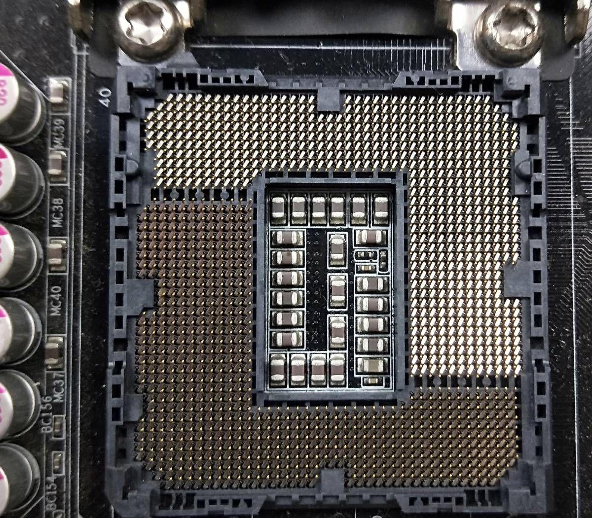 【中古パーツ】BIOS確認のみ、H67H2-M4 V1.0 マザーボード　ＩＯパネル付　LGA1155 ■MB1922_画像3