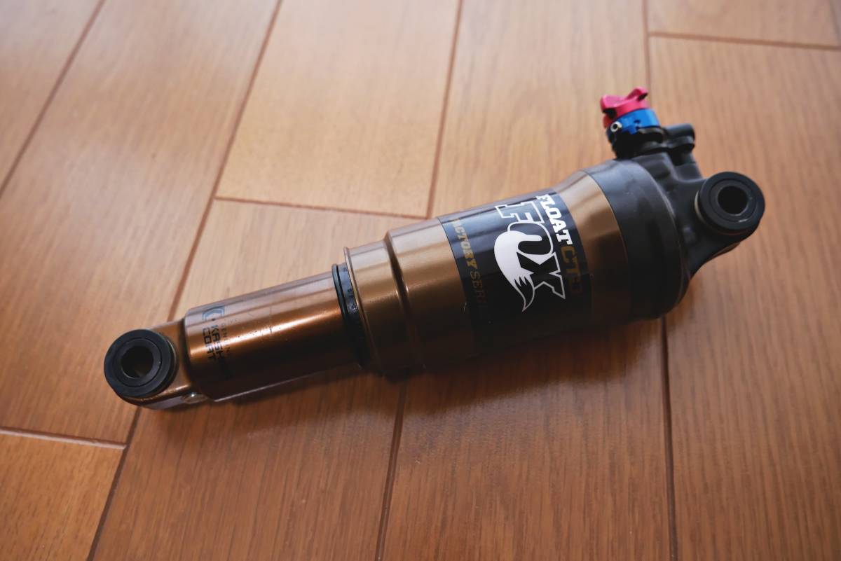 新製品情報も満載 FOX COAT KASHIMA リアサスペンション SERIES