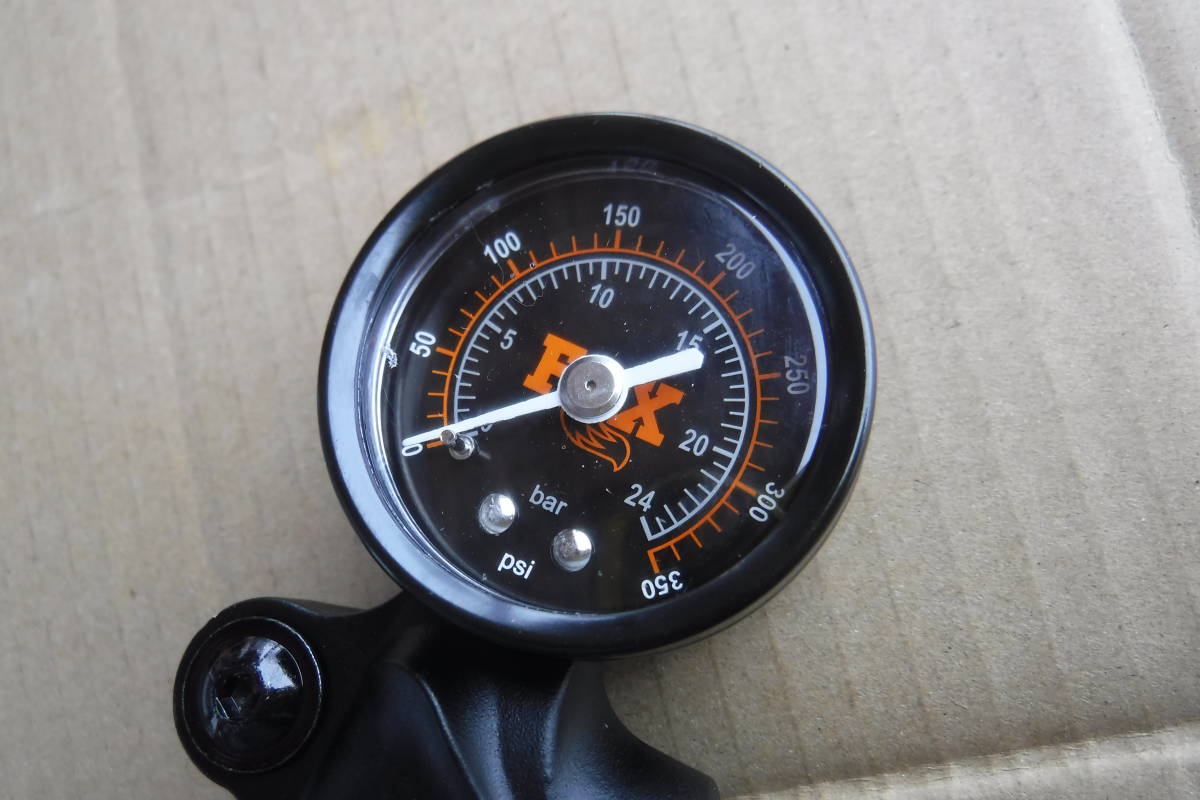 即納 FOX 純正 350psi エアポンプ ショックポンプ エアサス float evo_画像3