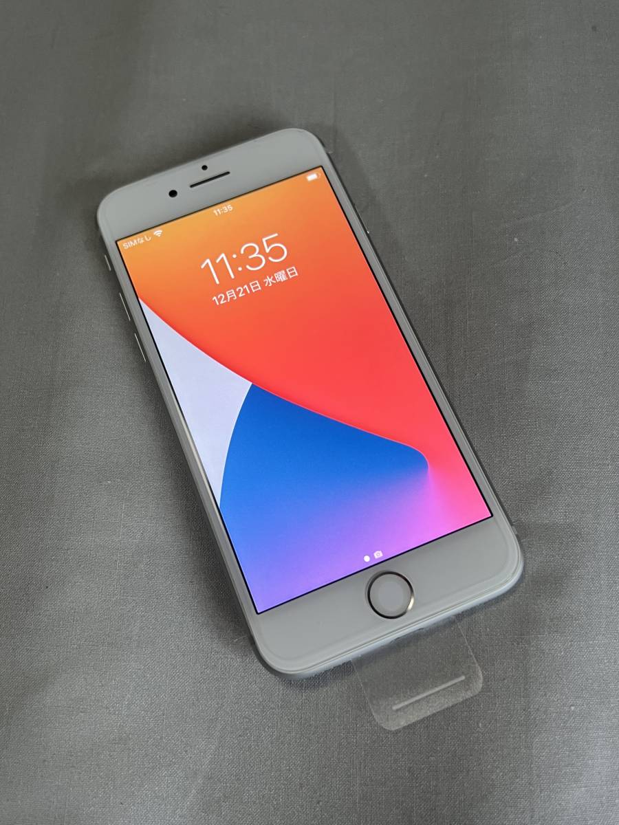 新品未使用 SIMフリー iPhone8 256GB Silver シルバー Apple Store版 バッテリー100% 本体のみ_画像1