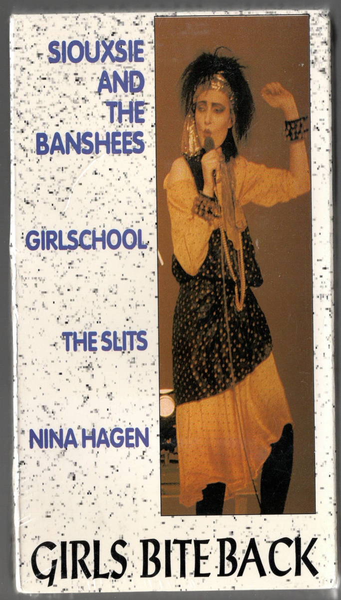 Девочки откусывают [VHS] Siouxsie &amp; The Banshees Girlschool Slits Nina Hagen Shield Deadstock 1992