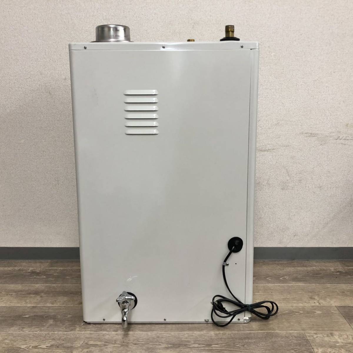 石油小形給湯機 2022年製 CORONA コロナ UIB-NX37R リモコン付き 通電確認のみ/現状販売菊NS_画像3