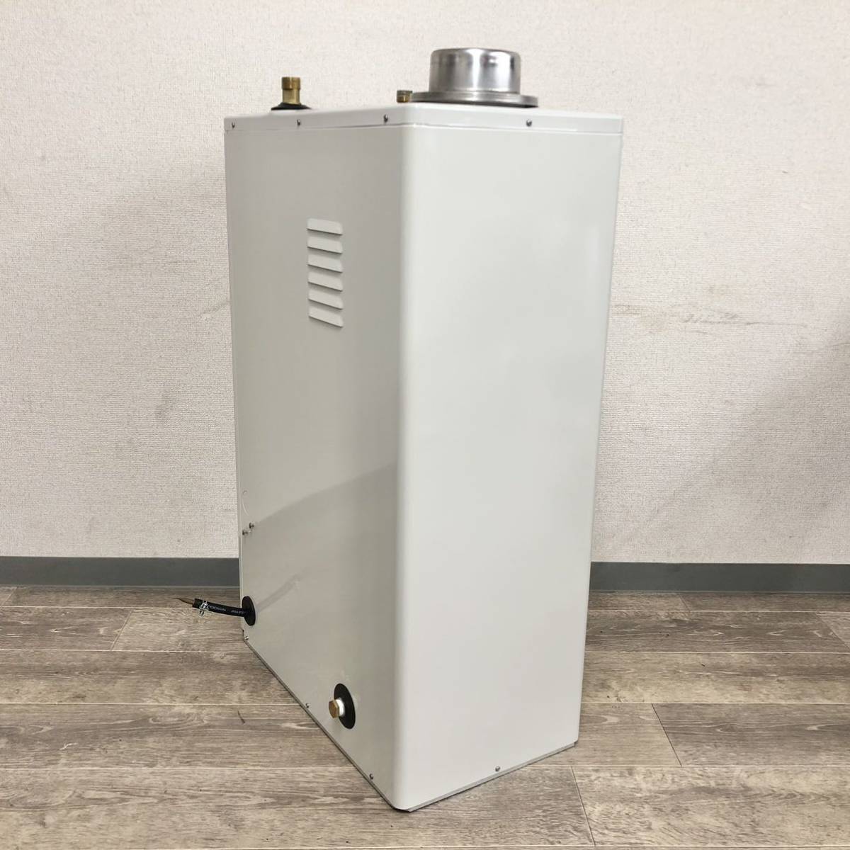 石油小形給湯機 2022年製 CORONA コロナ UIB-NX37R リモコン付き 通電確認のみ/現状販売菊NS_画像4