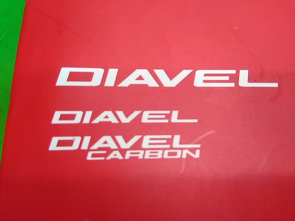 ☆　DIAVEL/DIAVEL CARBON　ディアベル　①　オーナーズマニュアル　ENGLISH版　送料全国180円_画像3