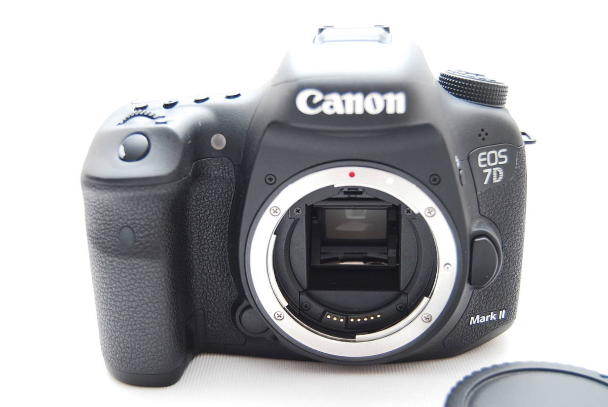 極上美品 キャノン Canon デジタル一眼レフカメラ EOS 7D Mark IIボディ ストラップ未使用