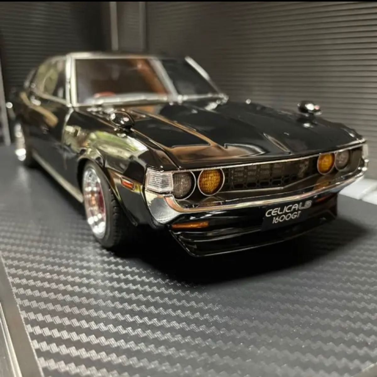 公式の 絶版希少 1/43セリカリフトバック2000GT ミニカー ZIPPOライタ