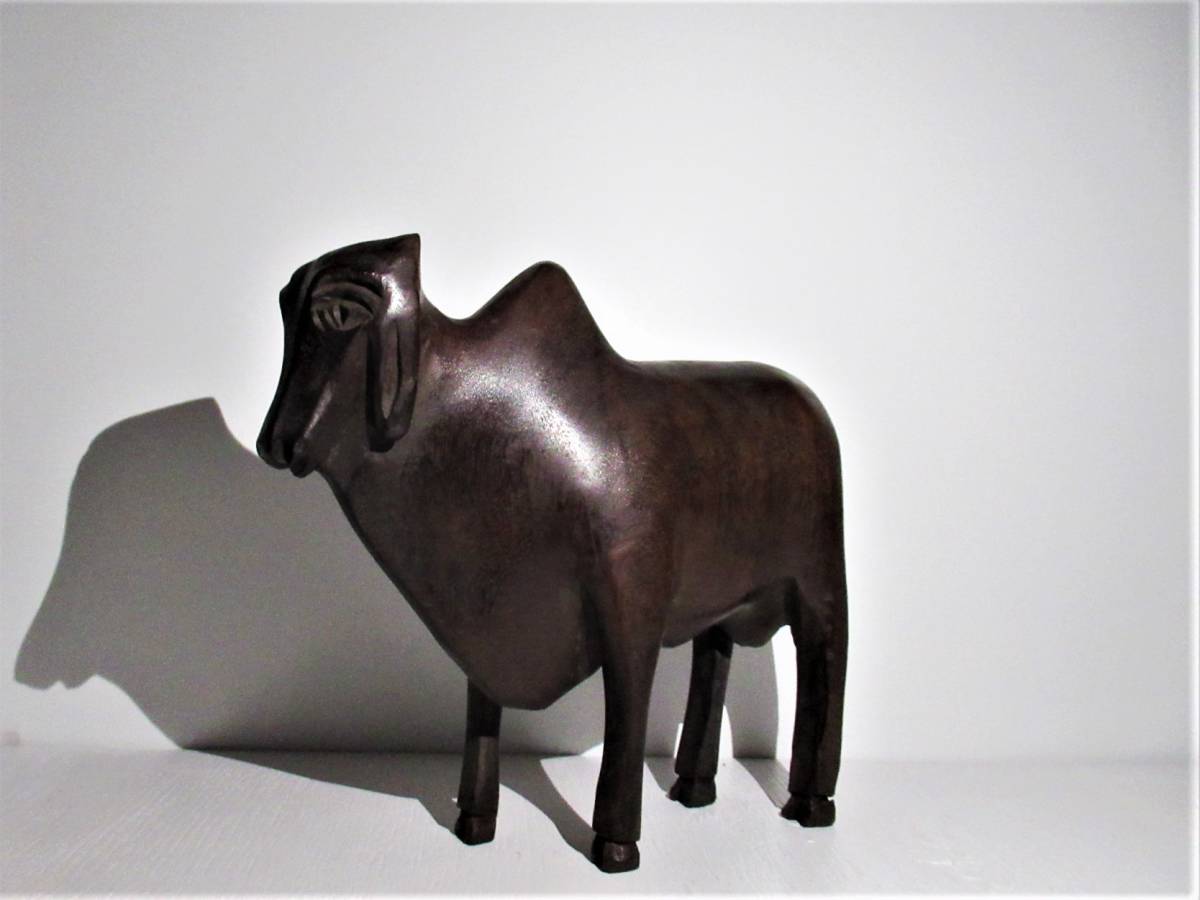 Vintage ブラジリアンウッド 『ZEBU』 木彫オブジェ ★置物 フォークアート コブウシ 1970s ★B【in397】WBB/cr/木工_画像1