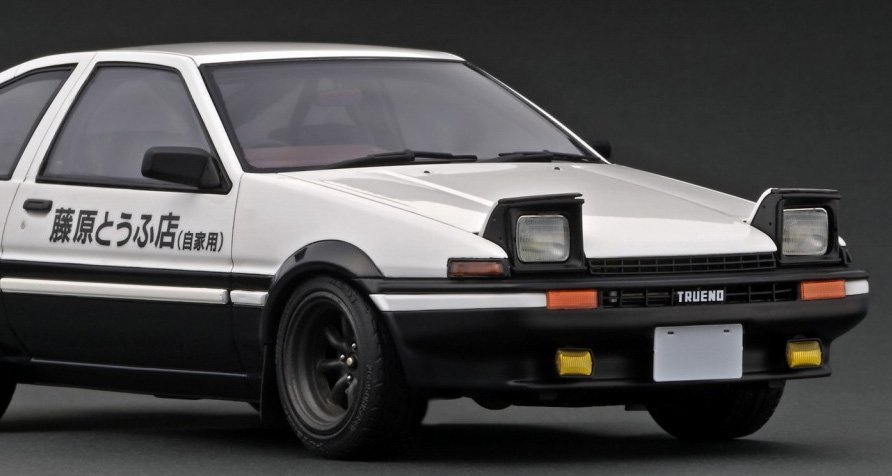 イグニッションモデル 1/18 イニシャル D トヨタ スプリンター トレノ 3ドア GT Apex (AE86) ホワイト/ブラック 頭文字D 藤原拓海_画像6