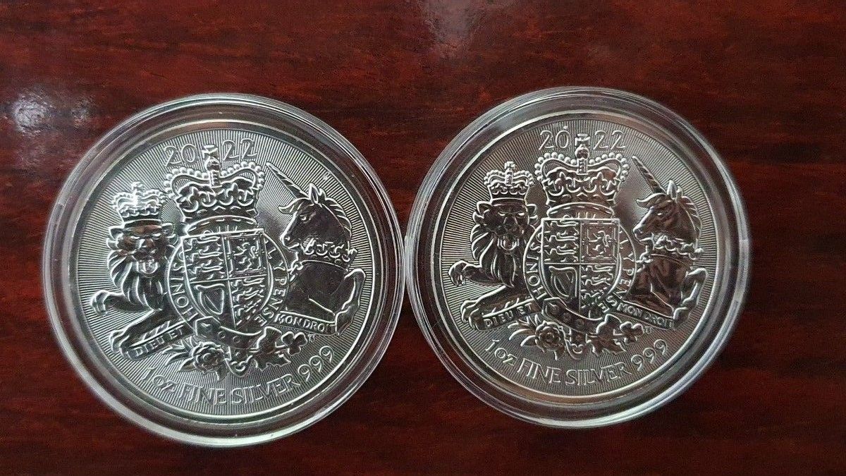 種類豊富な品揃え 2枚 メイプルリーフ 2022年 5ドル銀貨 ロイヤル