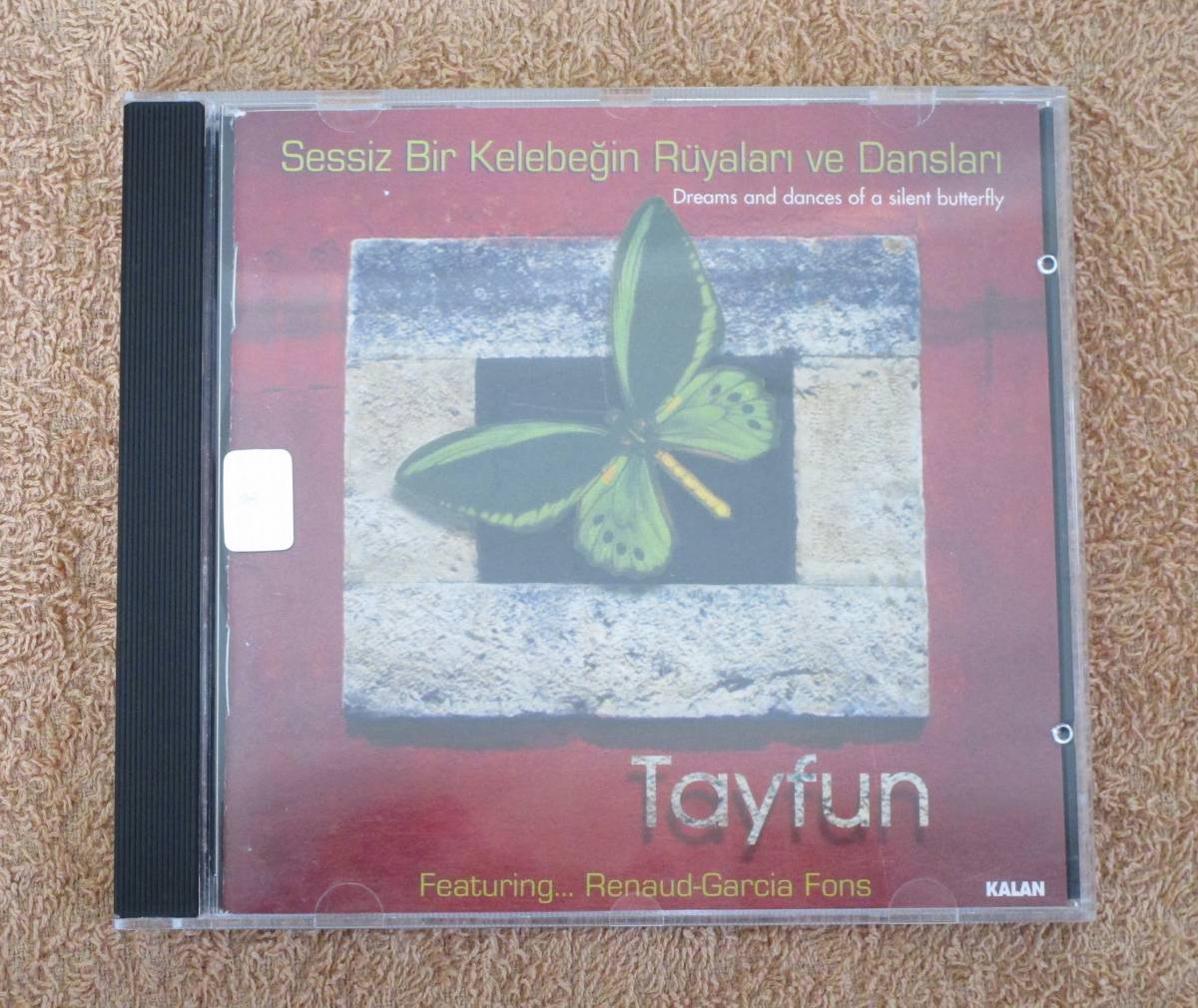 CD　トルコ盤　エスノ・ポップ　タイフン Tayfun 「静かな蝶の夢と踊り Sessiz Bir Kelebein Ryalar ve Danslar」（Kalan）2004年_画像1