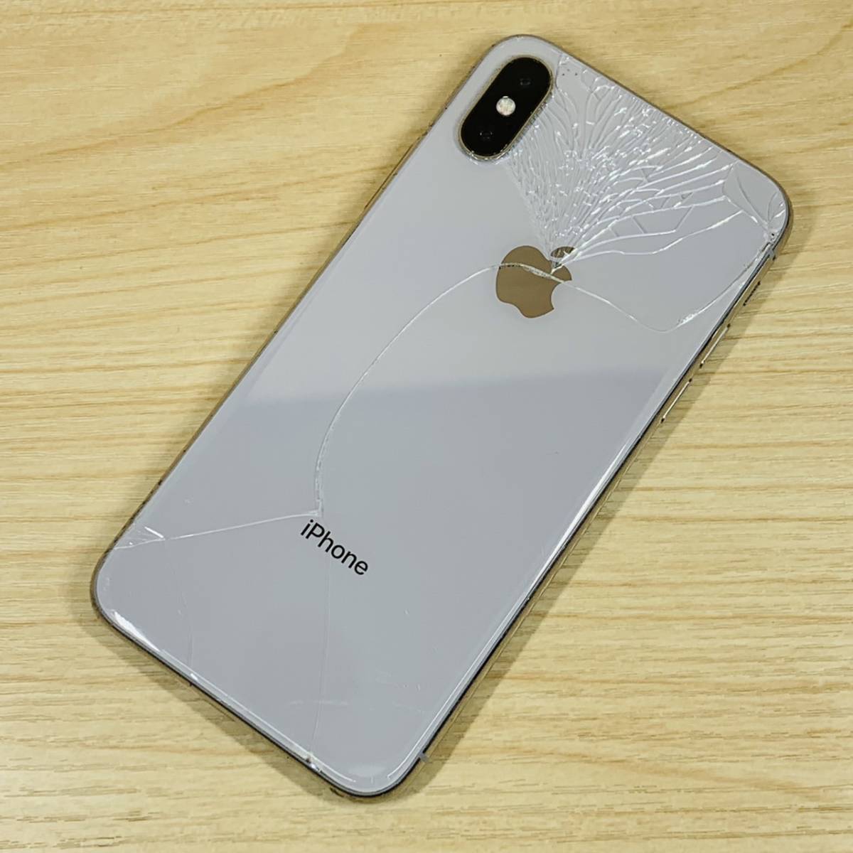 [48] ジャンク品 Apple iPhone X 64GB White MQAY2J/A SIMロック解除済み 中古動作品
