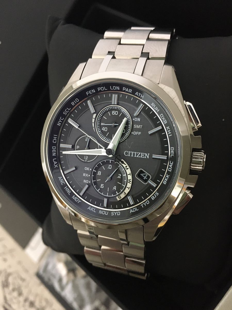 美品！ CITIZEN シチズン アテッサ メンズ チタン ダイレクト 電波ソーラー 電波時計 クロノグラフ ATTESA AT8040-57E 