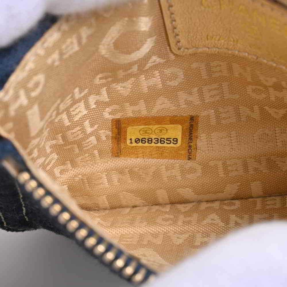 【中古】 CHANEL シャネル デニム ココマーク ステッチ チェーンストラップ コインケース ネイビー by_シャネル財布