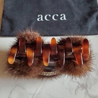 acca★美品★ミンクファースワロフスキー付きクリップ