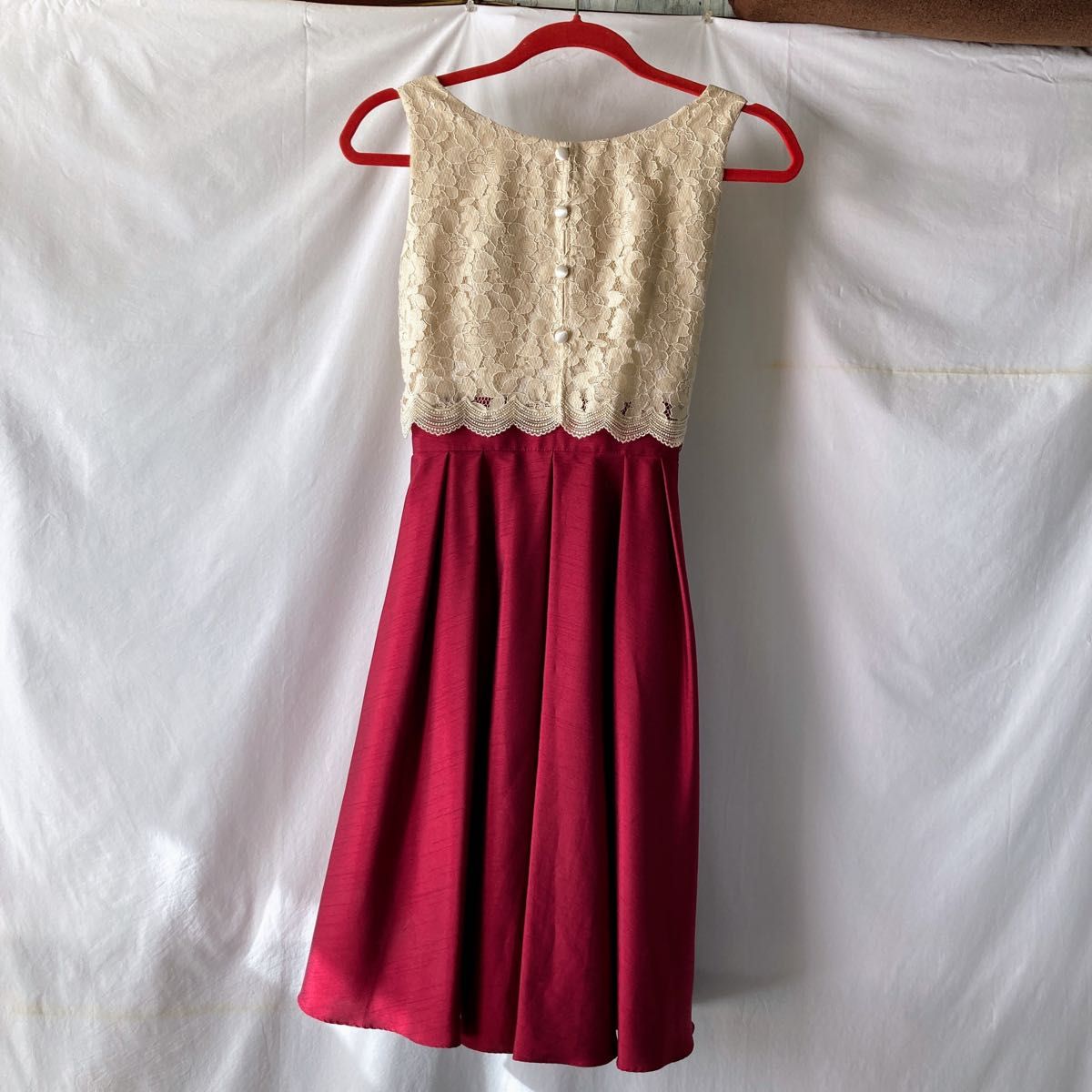 【美品】AIMERエメ＊ワンピースドレス ワインレッドカラーシャンタンスカートドレス 9号 Mサイズ