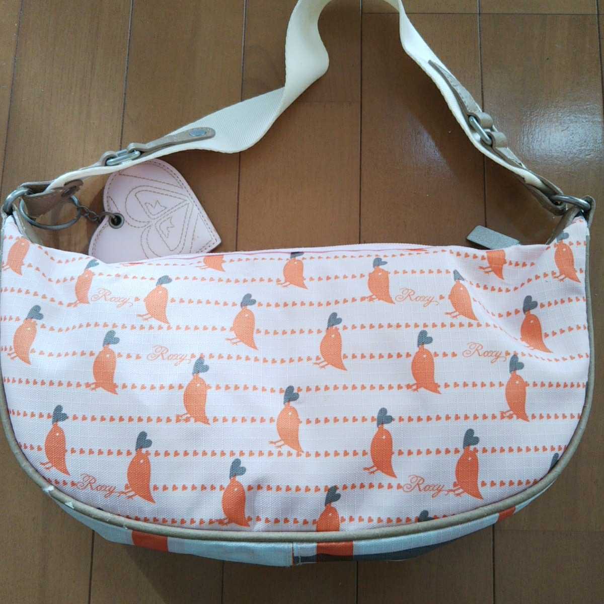 ロキシー ROXY バッグ　横３２ｃｍｘ縦１５．５ｃｍｘ底幅７．５ｃｍ_画像4