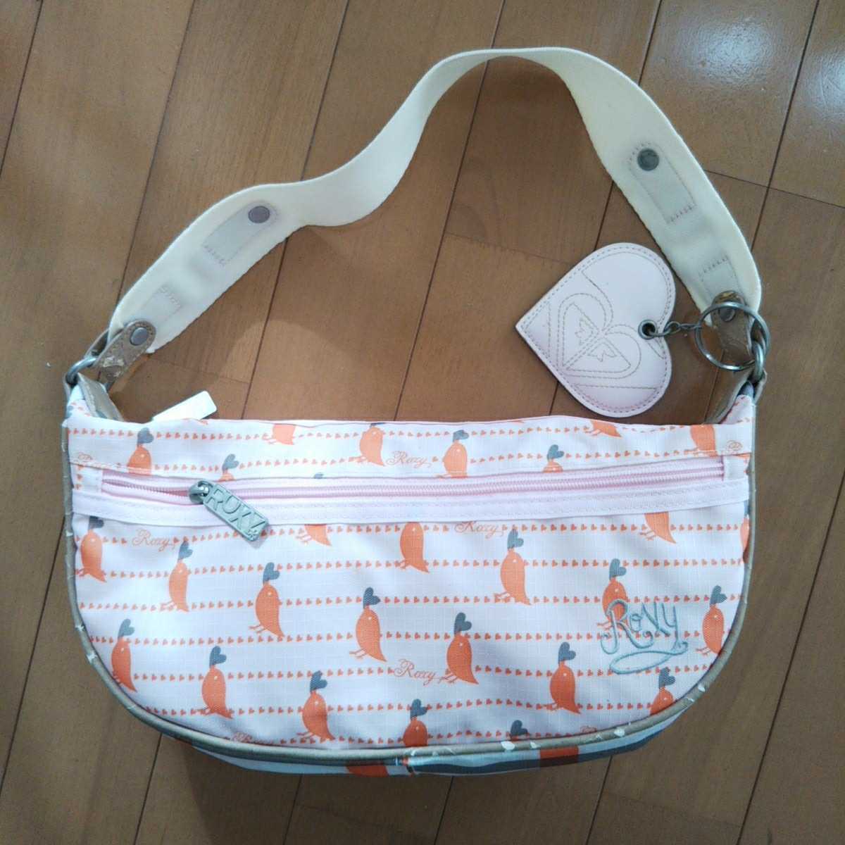 ロキシー ROXY バッグ　横３２ｃｍｘ縦１５．５ｃｍｘ底幅７．５ｃｍ_画像2