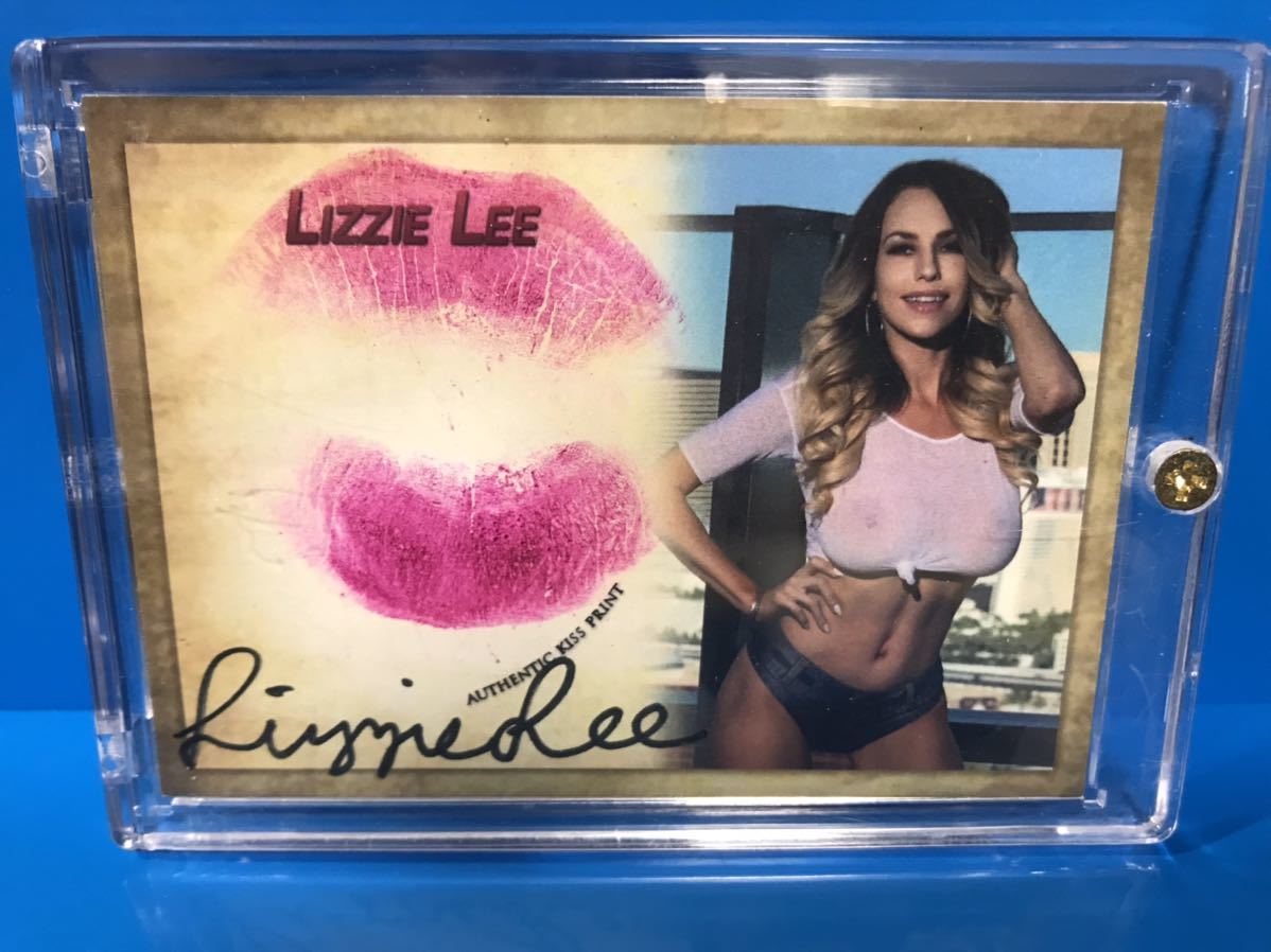  trading card COLLECTORS EXPO[Lizzie Lee [2019 COLLECTORS EXPO] raw Kiss & autograph autograph card ]