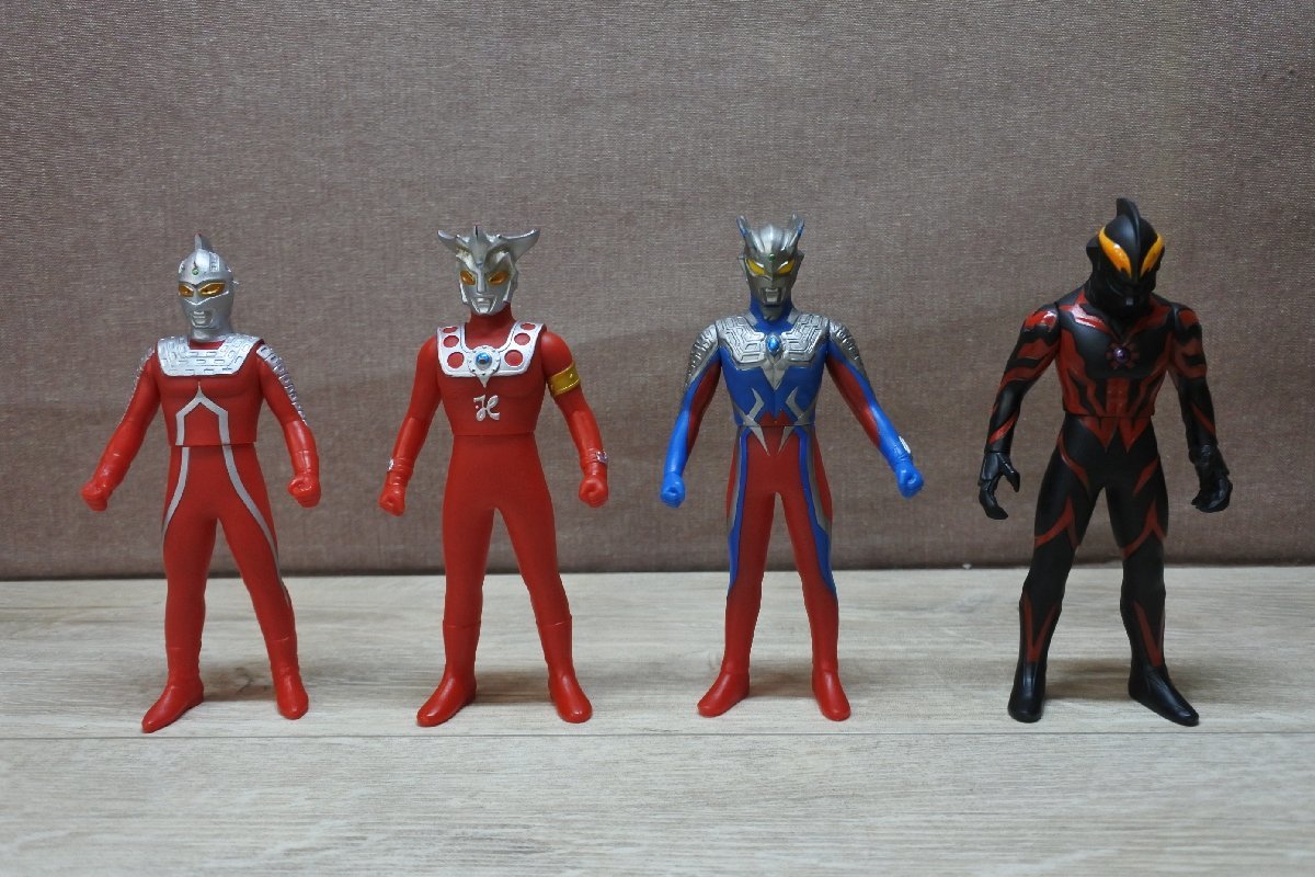 【フィギュア】ウルトラマン ソフビフィギュア 4体セット［セブン・レオ・ゼロ・ベリアル］_画像1